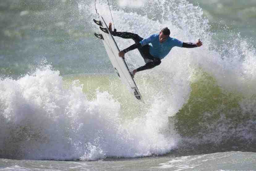 Où faire du surf Cours débutant en France ?