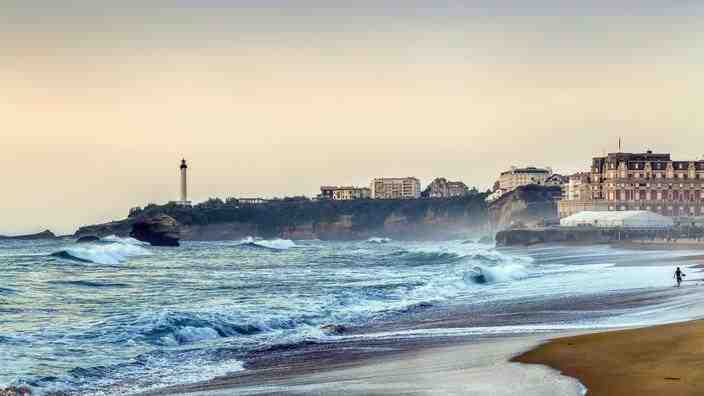 Où surfer à marée haute Biarritz ?