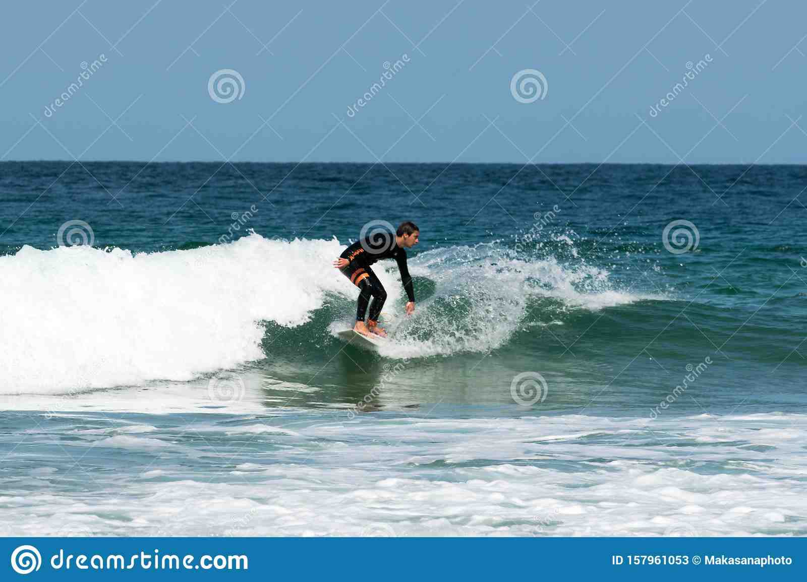 Où surfer en août en France ?